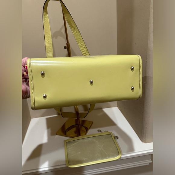 Gucci by Tom Ford Yellow Mesh Tote with Pouch - Picture 8 of 14